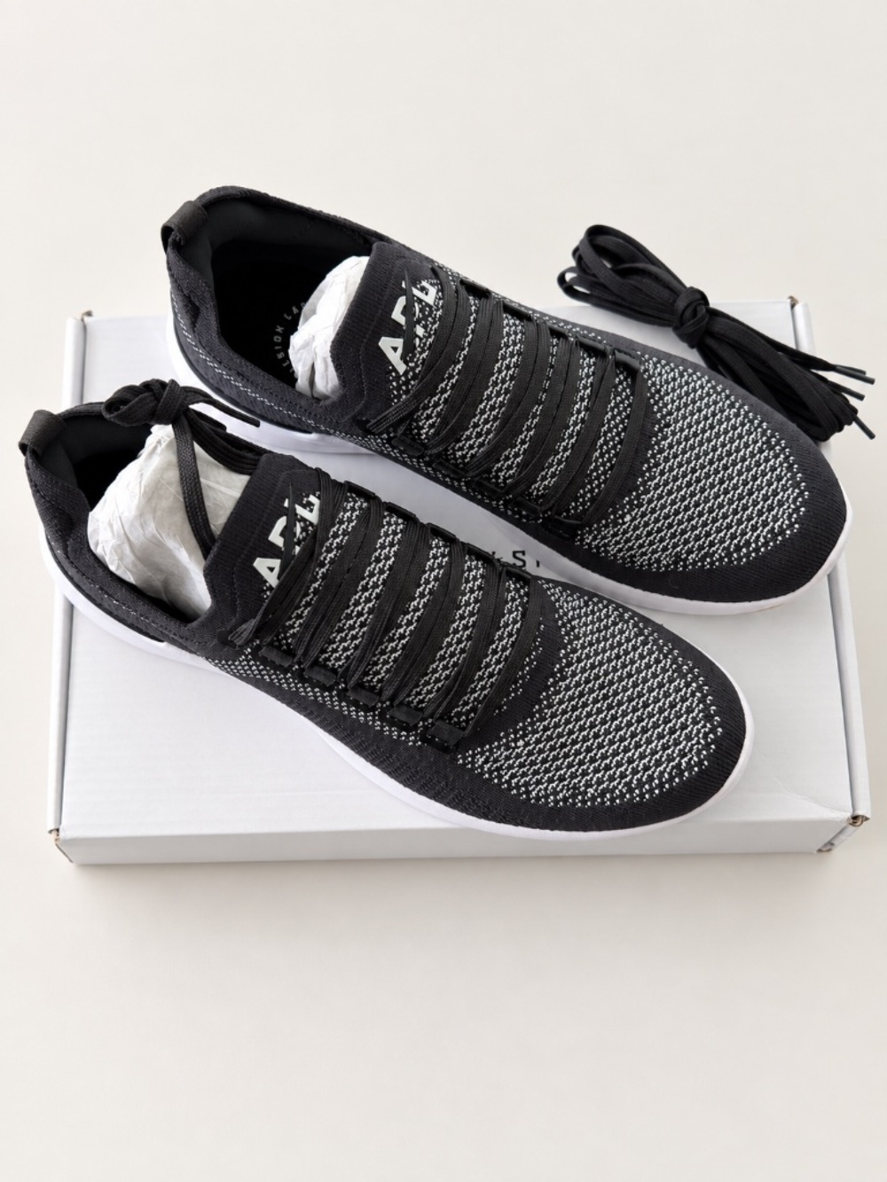 APL Men's TechLoom Breeze Sneakers Anthracite/Steel Grey/White Size 8.5 NWT